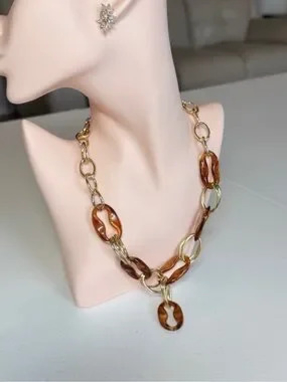 Gold-Tone Necklace with Tortoiseshell Brown Links